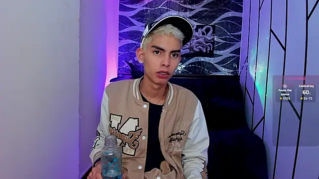 Room 69x online show from February 6, 8:11 am