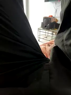 Snapshot of NoddingScorpion chatting on October 7, 6:28 am NoddingScorpion online show from October 7, 6:28 am