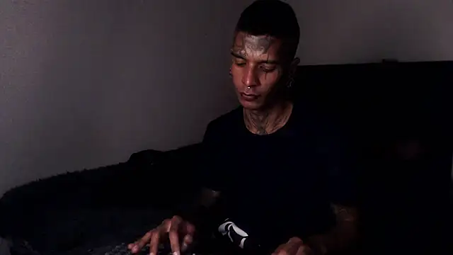 Snapshot of black_firex chatting on September 29, 9:43 pm black firex online show from September 29, 9:43 pm