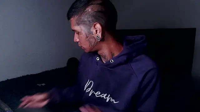 Snapshot of black_firex chatting on September 24, 11:36 pm black firex online show from September 24, 11:36 pm