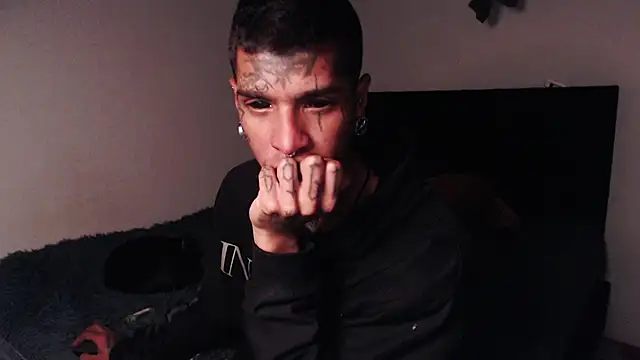 Snapshot of black_firex chatting on October 8, 8:35 pm black firex online show from October 8, 8:35 pm