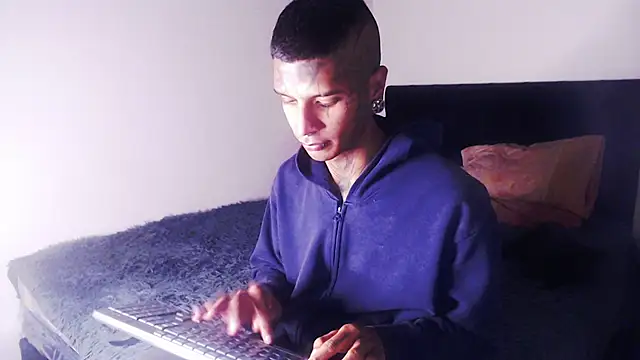 Snapshot of black_firex chatting on September 13, 12:55 am black firex online show from September 13, 12:55 am