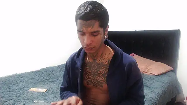 Snapshot of black_firex chatting on September 10, 10:08 pm black firex online show from September 10, 10:08 pm