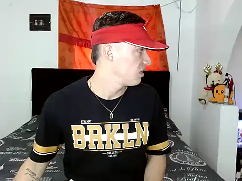 Snapshot of Ken_bigcock77 chatting on October 20, 9:08 pm Ken bigcock77 online show from October 20, 9:08 pm