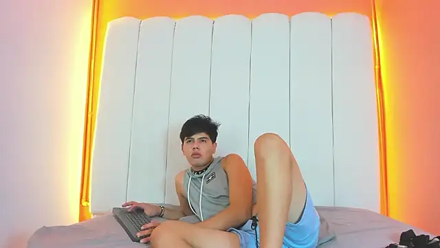 Felipe Cold online show from February 3, 2:20 am