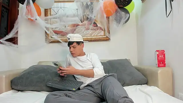 Felipe Cold online show from October 26, 3:41 am