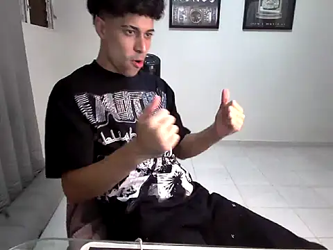 Dollarhot30 online show from January 18, 3:19 am