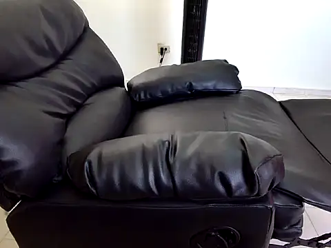 Dollarhot30 online show from April 12, 4:19 pm