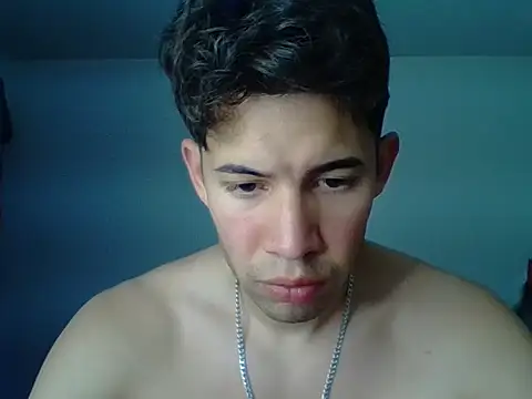 Maxtaylor18 online show from January 18, 11:51 pm