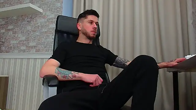 JonahShaw online show from December 15, 5:48 am