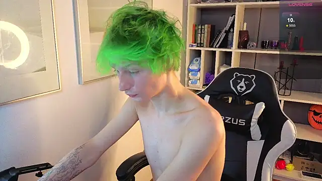 Your avatar online show from November 20, 1:27 am