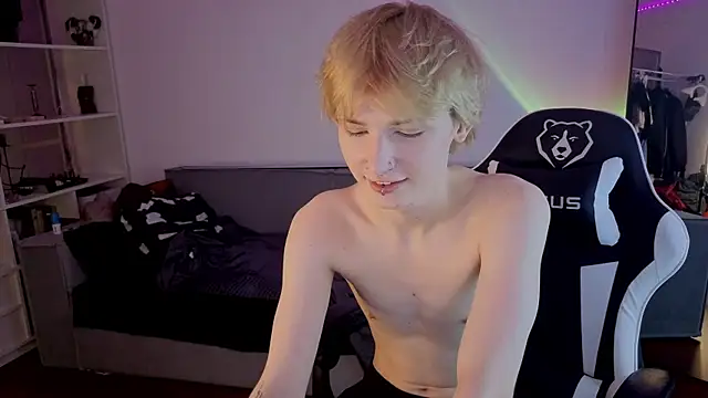 Your avatar online show from October 2, 8:35 pm