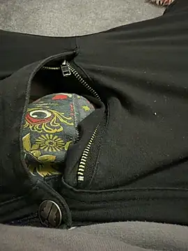 biversboy online show from April 28, 5:34 am