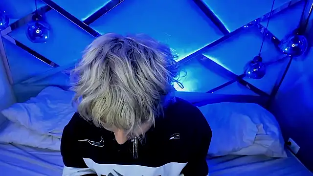 OliIverr22 online show from January 12, 11:36 am