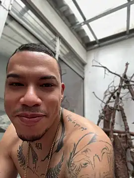 AlphaMasterXxx online show from May 17, 1:18 pm