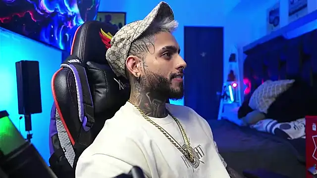 logan hugh8 online show from February 3, 6:40 am