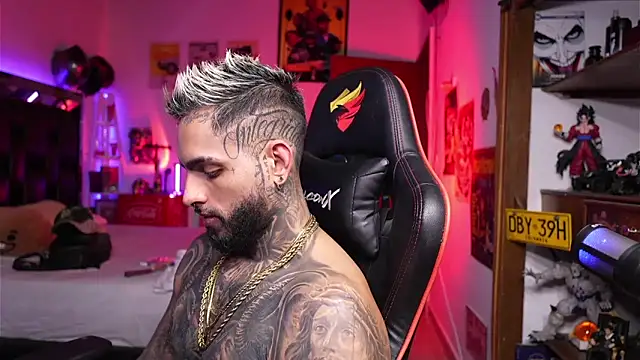 logan hugh8 online show from April 7, 7:30 am