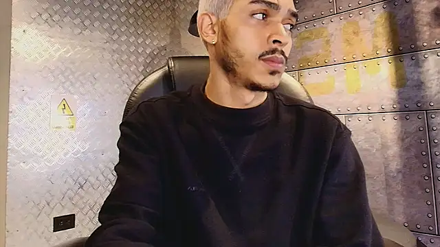Snapshot of MarcusRain_ chatting on September 26, 3:59 am MarcusRain  online show from September 26, 3:59 am