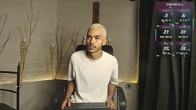 Snapshot of MarcusRain_ chatting on October 19, 8:23 pm MarcusRain  online show from October 19, 8:23 pm