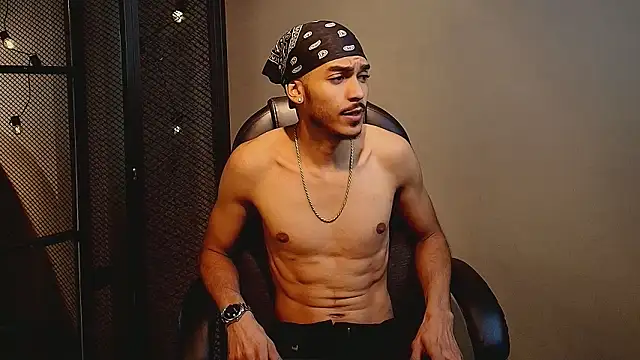 MarcusRain  online show from February 8, 4:40 am