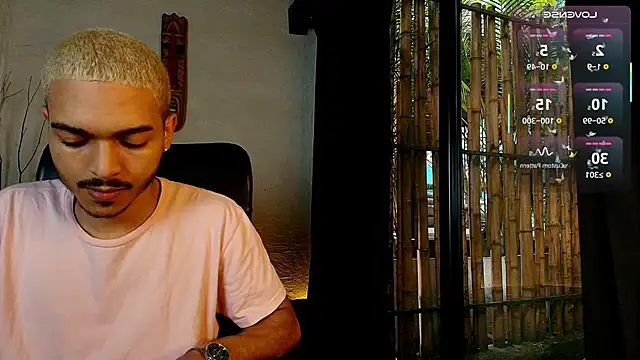 Snapshot of MarcusRain_ chatting on October 16, 7:44 pm MarcusRain  online show from October 16, 7:44 pm