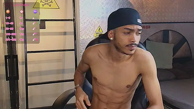 Snapshot of MarcusRain_ chatting on October 1, 3:54 am MarcusRain  online show from October 1, 3:54 am