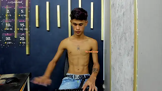 Snapshot of Just_D4v7 chatting on October 13, 7:09 pm Just D4v7 online show from October 13, 7:09 pm