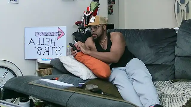 Snapshot of Str8ishVegasGuy chatting on October 28, 1:13 pm Str8ishVegasGuy online show from October 28, 1:13 pm