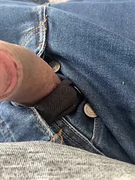 Snapshot of Moy27m chatting on October 16, 1:52 pm Moy27m online show from October 16, 1:52 pm