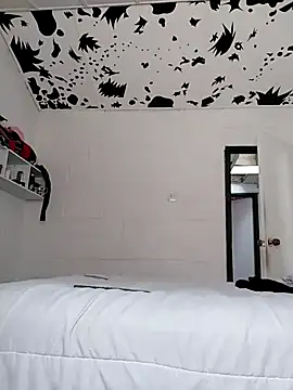 oxxy jean online show from February 8, 3:05 pm