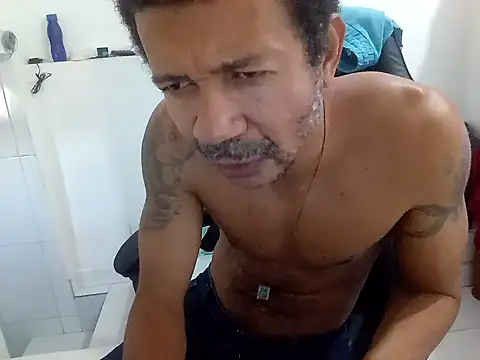 Snapshot of moreno25centimetro chatting on October 25, 6:09 pm moreno25centimetro online show from October 25, 6:09 pm