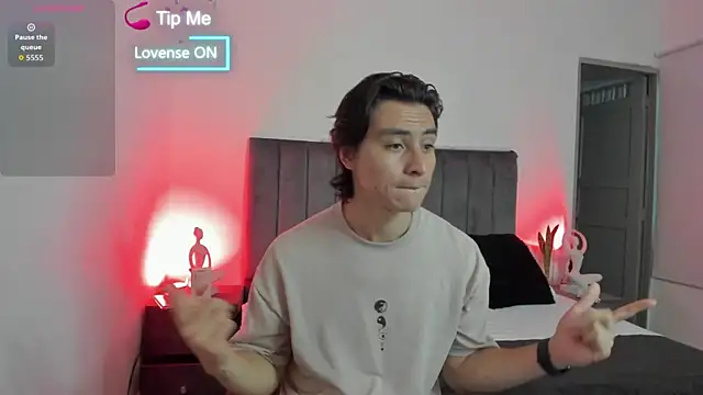 AlexanderHall online show from September 14, 8:00 pm