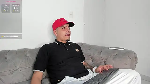 Snapshot of OwenStonne_ chatting on September 24, 4:12 am OwenStonne  online show from September 24, 4:12 am