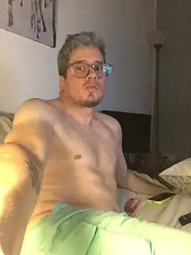 shyandchilling online show from August 7, 10:05 pm