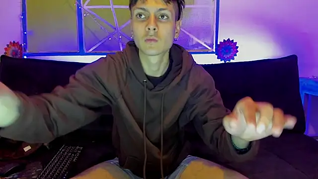 Dioniso guy8 online show from December 22, 11:24 pm