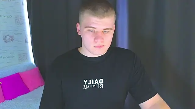 Snapshot of kittenmurr chatting on October 7, 3:54 am kittenmurr online show from October 7, 3:54 am