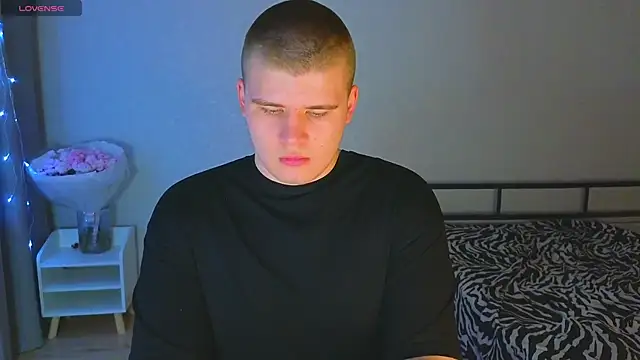 Snapshot of kittenmurr chatting on October 30, 5:47 pm kittenmurr online show from October 30, 5:47 pm