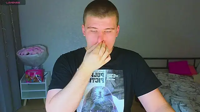 Snapshot of kittenmurr chatting on October 19, 8:23 pm kittenmurr online show from October 19, 8:23 pm