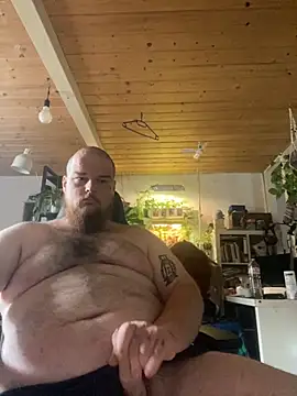 Snapshot of JohnDrippingCum chatting on September 30, 8:30 am JohnDrippingCum online show from September 30, 8:30 am