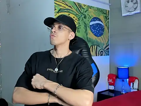 Snapshot of nicolai_drake chatting on October 25, 3:30 am nicolai drake online show from October 25, 3:30 am