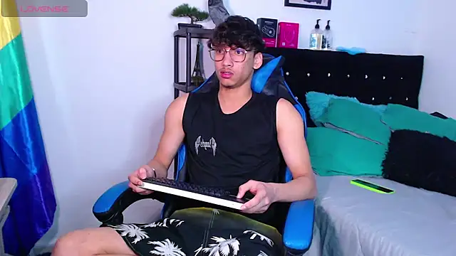 Gael Jones online show from October 14, 8:10 am