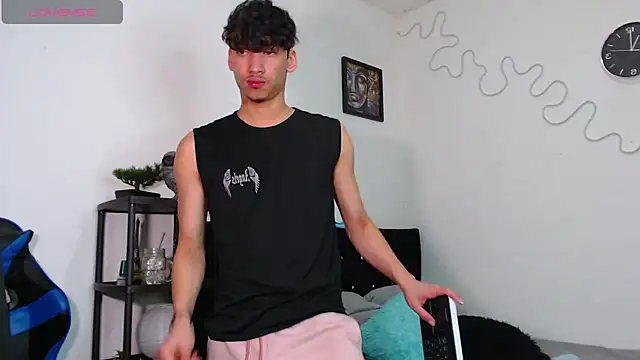 Gael Jones online show from October 26, 4:58 am