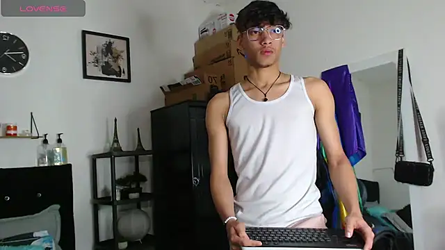 Gael Jones online show from September 21, 1:44 pm