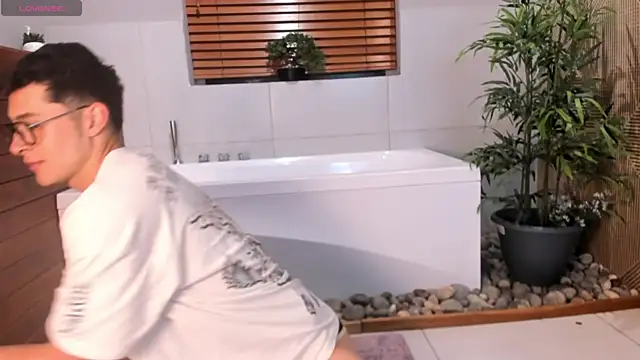 AustinJones  online show from October 16, 8:17 pm