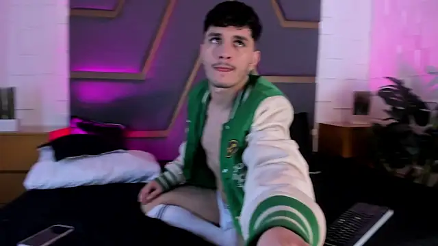 LiamMuller online show from November 4, 1:45 pm