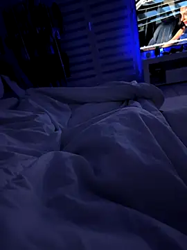 julienCr7 online show from October 13, 6:36 pm