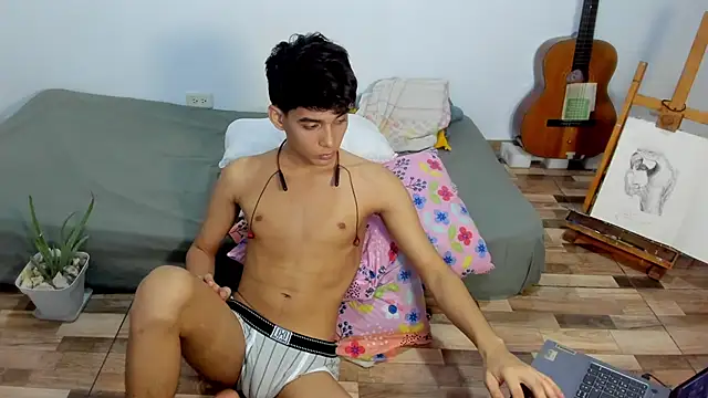 AliottTwink online show from December 4, 1:45 am