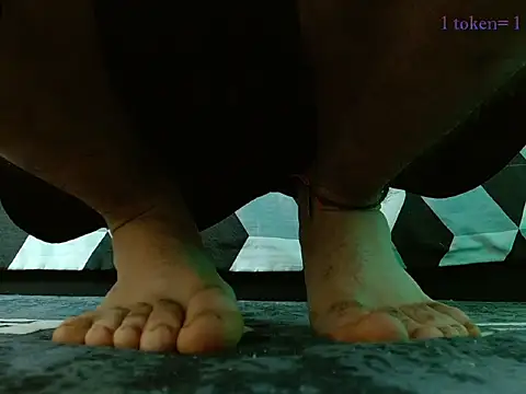 aaronjames1 online show from November 26, 1:14 pm