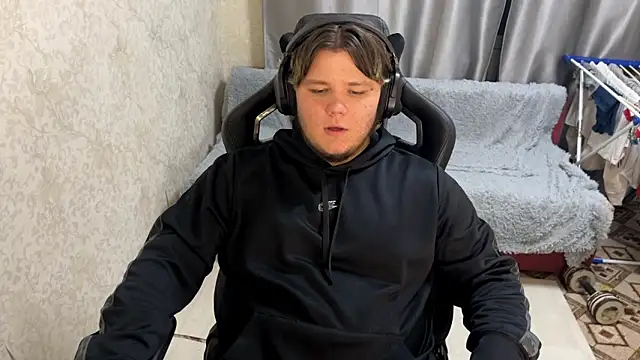 desiredude9 online show from September 13, 7:04 pm