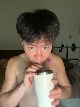 anhduc2k555 online show from June 24, 2:31 pm